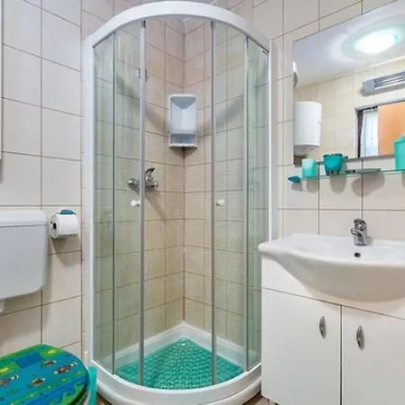 Damir 50 Meters From The * Pula