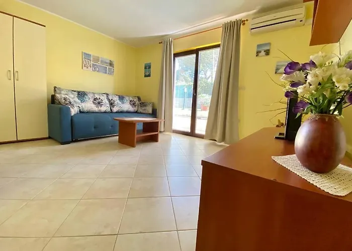 Appartamento Damir 50 Meters From The *